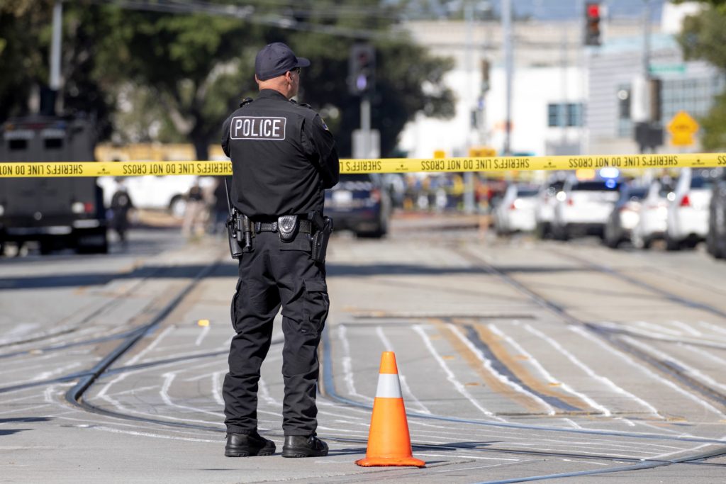 Schütze tötet acht Menschen an Zugdepot in Kalifornien