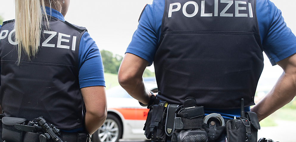 Zürcher Polizisten müssen weiterhin Schweizer sein