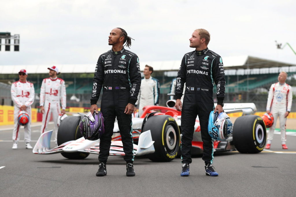 Hamilton geht von der Pole Position aus in die Sprint-Premiere