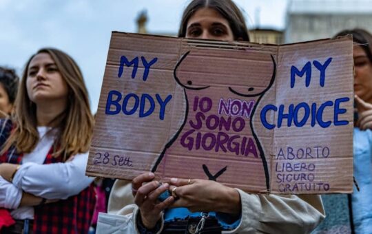 Italienerinnen werden bei Abtreibungen landesweit diskriminiert